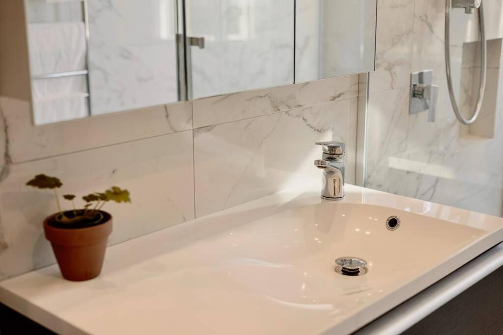 אוקלנד Modern Lifestyle Retreat With Stunning City View מראה חיצוני תמונה